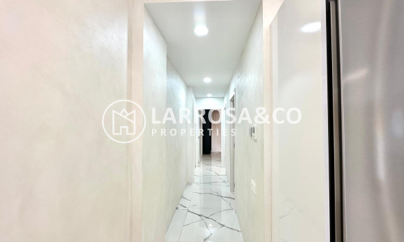 Resale - Apartment - Torrevieja - Playa del cura