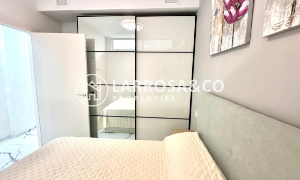 Resale - Apartment - Torrevieja - Playa del cura