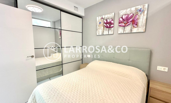 Resale - Apartment - Torrevieja - Playa del cura