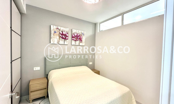 Resale - Apartment - Torrevieja - Playa del cura