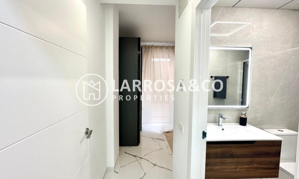 Resale - Apartment - Torrevieja - Playa del cura