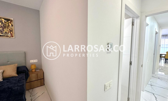 Resale - Apartment - Torrevieja - Playa del cura