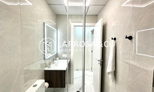 Resale - Apartment - Torrevieja - Playa del cura