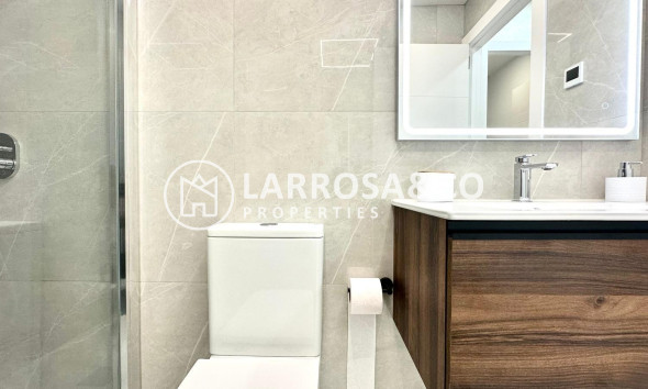 Resale - Apartment - Torrevieja - Playa del cura