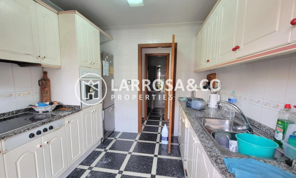 Resale - Apartment - Torrevieja - Centro