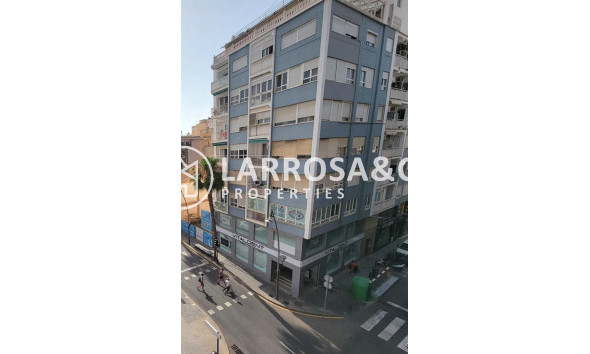 Resale - Apartment - Torrevieja - Centro