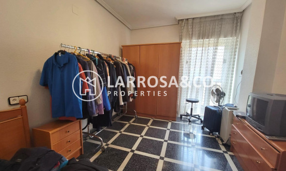 Resale - Apartment - Torrevieja - Centro