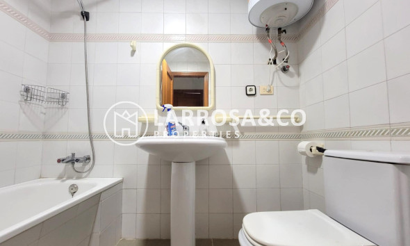 Resale - Apartment - Torrevieja - Centro