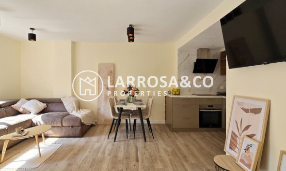 Resale - Apartment - Torrevieja - Centro
