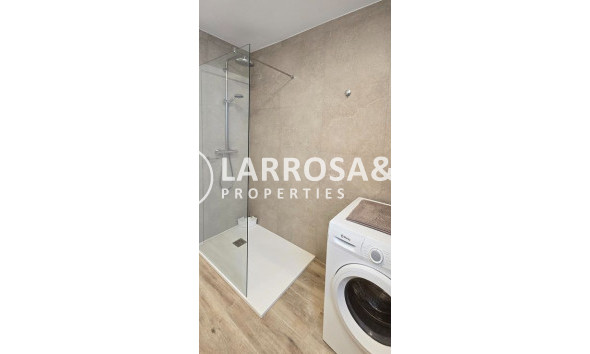 Resale - Apartment - Torrevieja - Centro