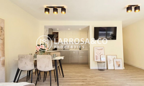 Resale - Apartment - Torrevieja - Centro