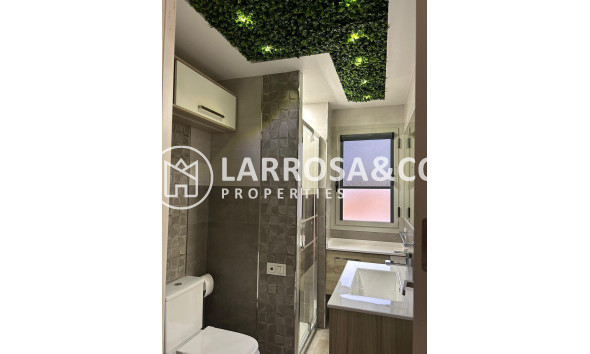 Resale - Apartment - Torrevieja - Playa del cura