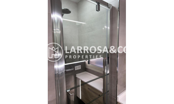 Resale - Apartment - Torrevieja - Playa del cura