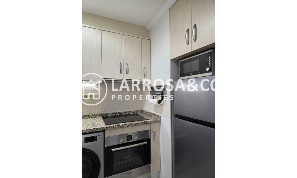 Resale - Apartment - Torrevieja - Playa del cura