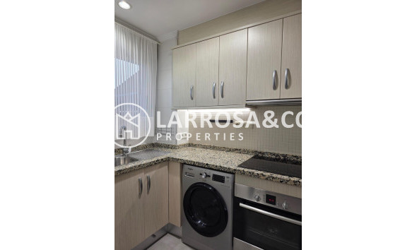 Resale - Apartment - Torrevieja - Playa del cura
