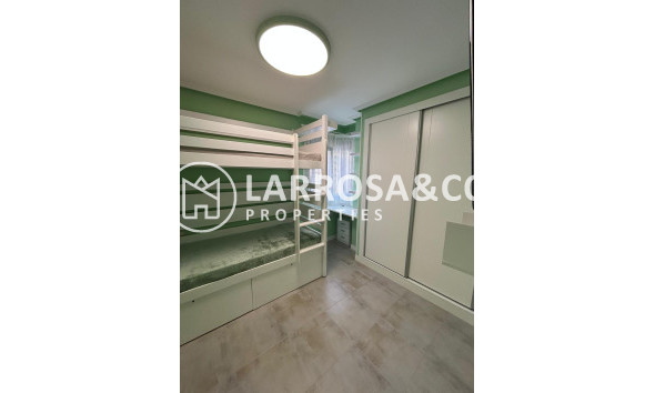 Resale - Apartment - Torrevieja - Playa del cura