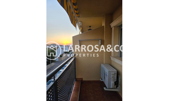 Resale - Apartment - Torrevieja - Playa del cura