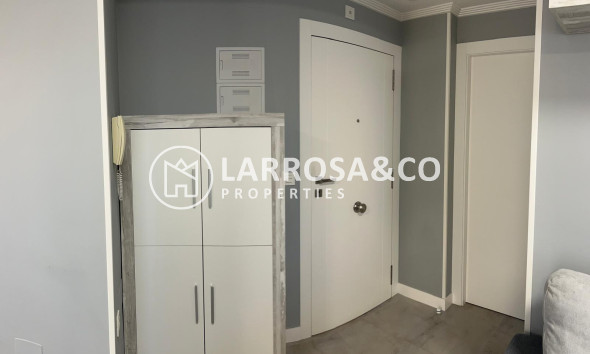 Resale - Apartment - Torrevieja - Playa del cura