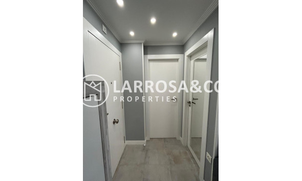 Resale - Apartment - Torrevieja - Playa del cura