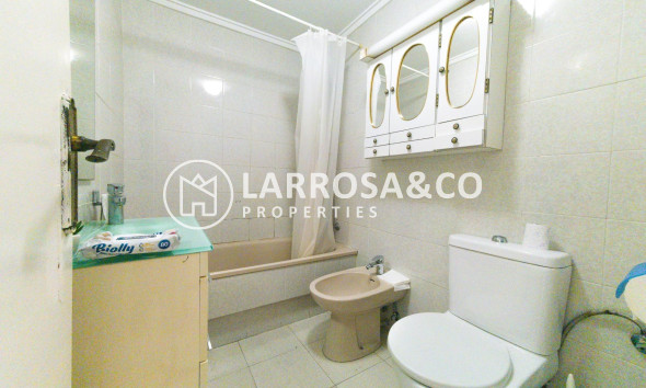 Resale - Apartment - Torrevieja - Playa del cura