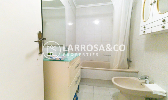 Resale - Apartment - Torrevieja - Playa del cura