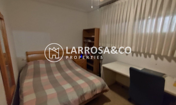 Resale - Apartment - Torrevieja - Estacion de autobuses