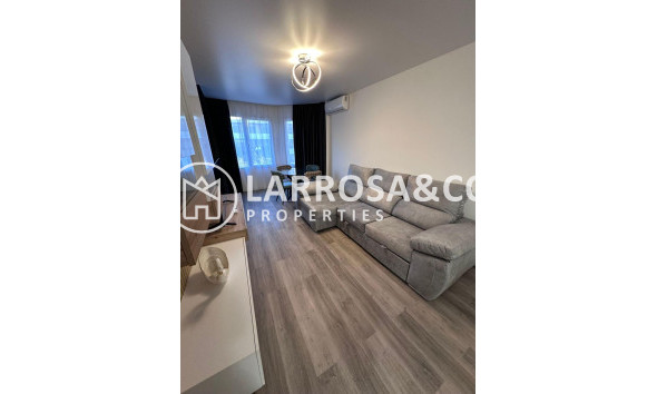 Resale - Apartment - Torrevieja - Estacion de autobuses