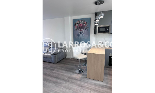 Resale - Apartment - Torrevieja - Estacion de autobuses