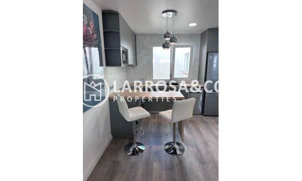 Resale - Apartment - Torrevieja - Estacion de autobuses