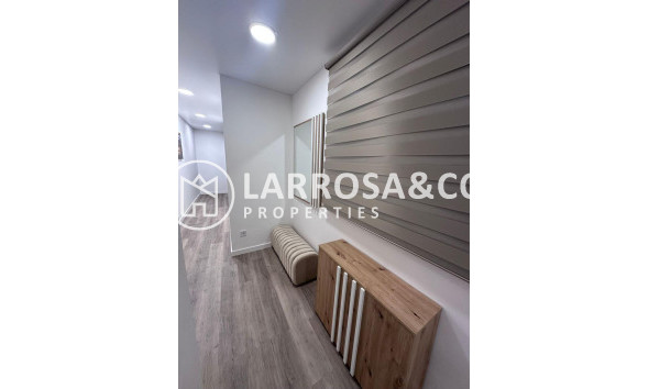 Resale - Apartment - Torrevieja - Estacion de autobuses