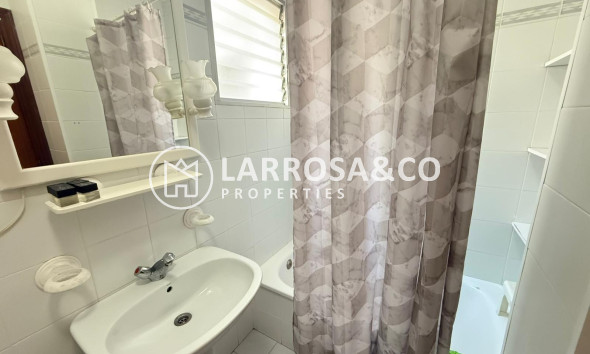 Resale - Apartment - Torrevieja - Playa del cura