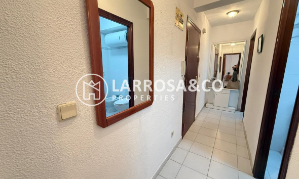 Resale - Apartment - Torrevieja - Playa del cura