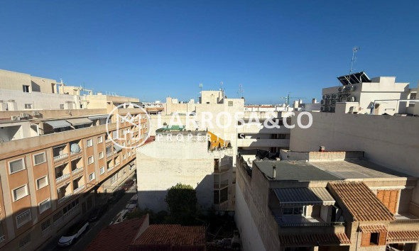 Resale - Apartment - Torrevieja - Playa del cura