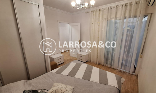 Resale - Apartment - Torrevieja - Playa del cura