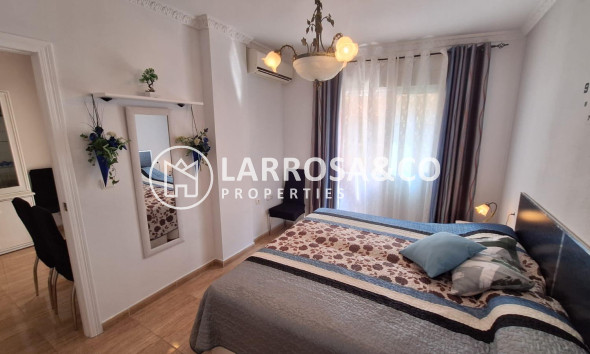 Resale - Apartment - Torrevieja - Playa del cura