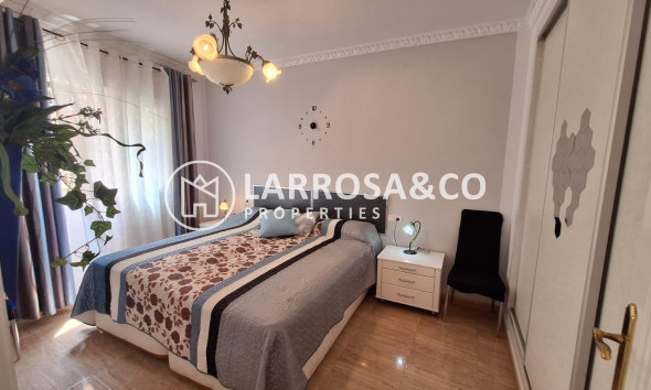 Resale - Apartment - Torrevieja - Playa del cura