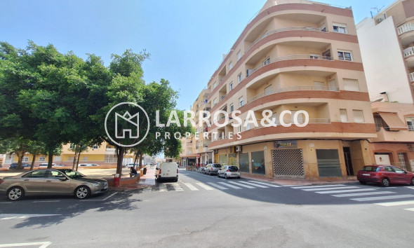 Resale - Apartment - Torrevieja - Playa del cura