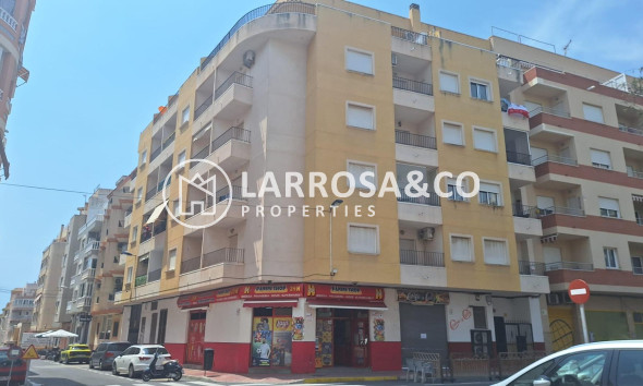 Resale - Apartment - Torrevieja - Playa del cura