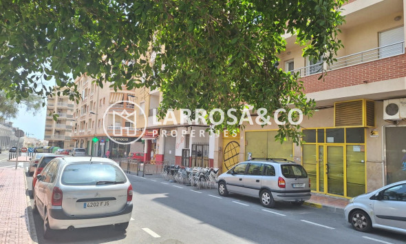 Resale - Apartment - Torrevieja - Playa del cura