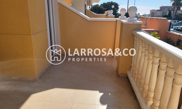 Resale - Apartment - Torrevieja - Aguas Nuevas