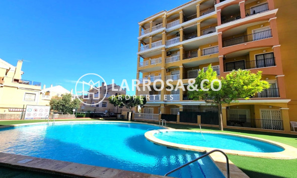 Resale - Apartment - Torrevieja - Aguas Nuevas