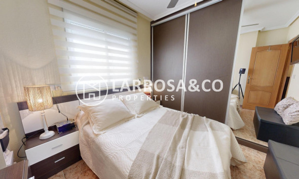 Herverkoop - Apartment - Torrevieja - Estacion de autobuses