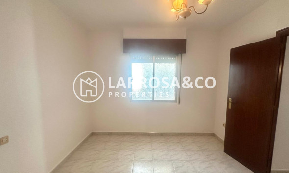 Вторичный рынок - Квартира - Торревьеха - Estacion de autobuses