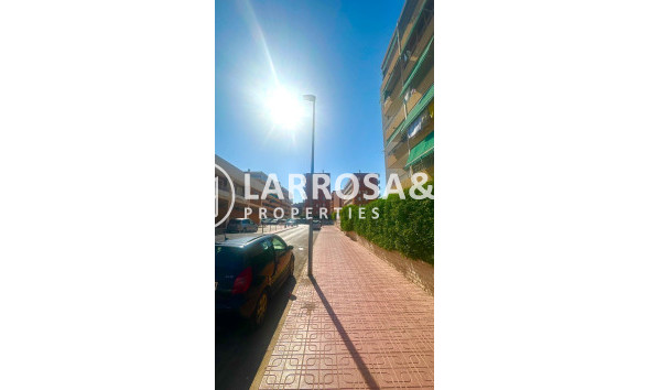 Resale - Apartment - Torrevieja - Punta Prima