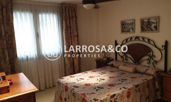 Resale - Apartment - Torrevieja - Las Piscinas Naturales
