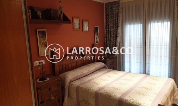 Resale - Apartment - Torrevieja - Las Piscinas Naturales