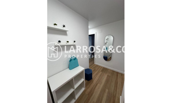 Resale - Apartment - Torrevieja - Estacion de autobuses