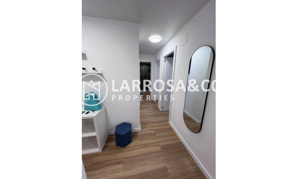 Resale - Apartment - Torrevieja - Estacion de autobuses