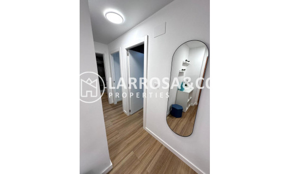 Resale - Apartment - Torrevieja - Estacion de autobuses