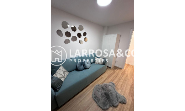 Resale - Apartment - Torrevieja - Estacion de autobuses